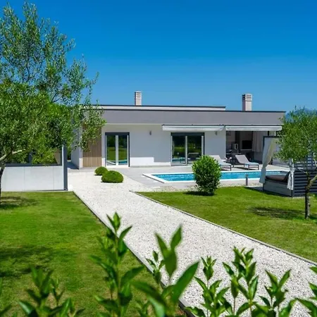 Villa Romantica By Istrialux