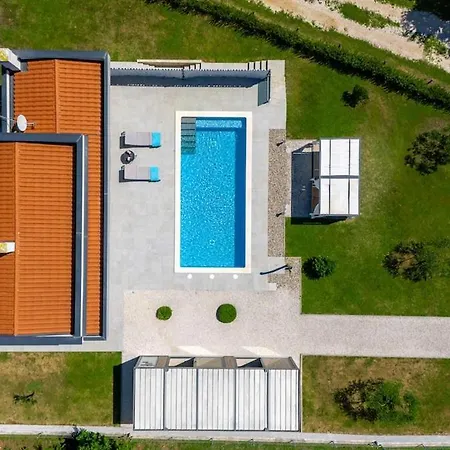 Villa Romantica By Istrialux